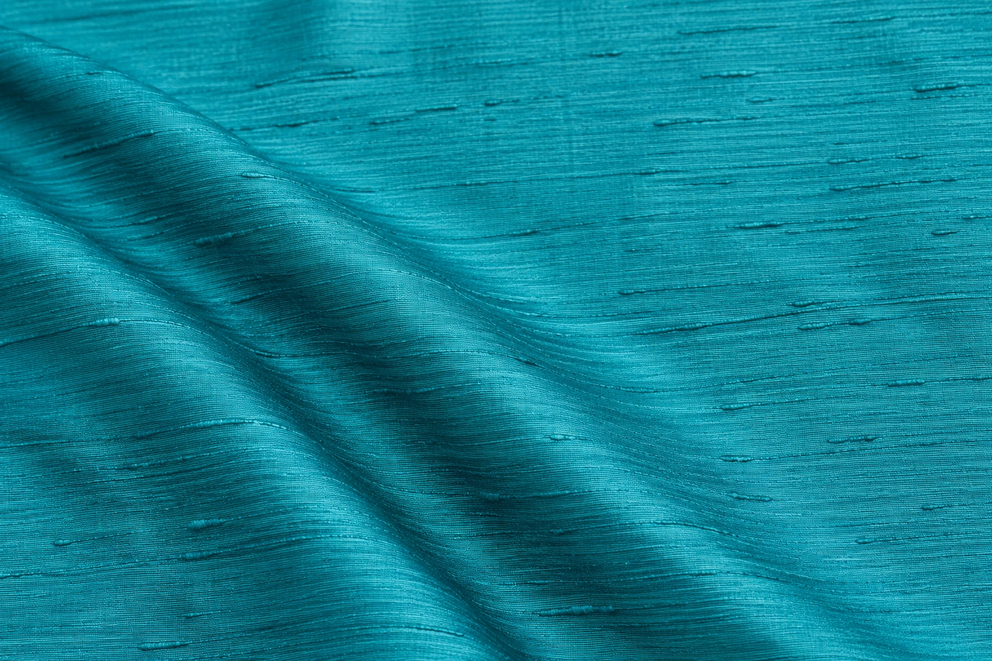 Dupion / Dupioni — silk with visible uneven lines — illustrative textile reference