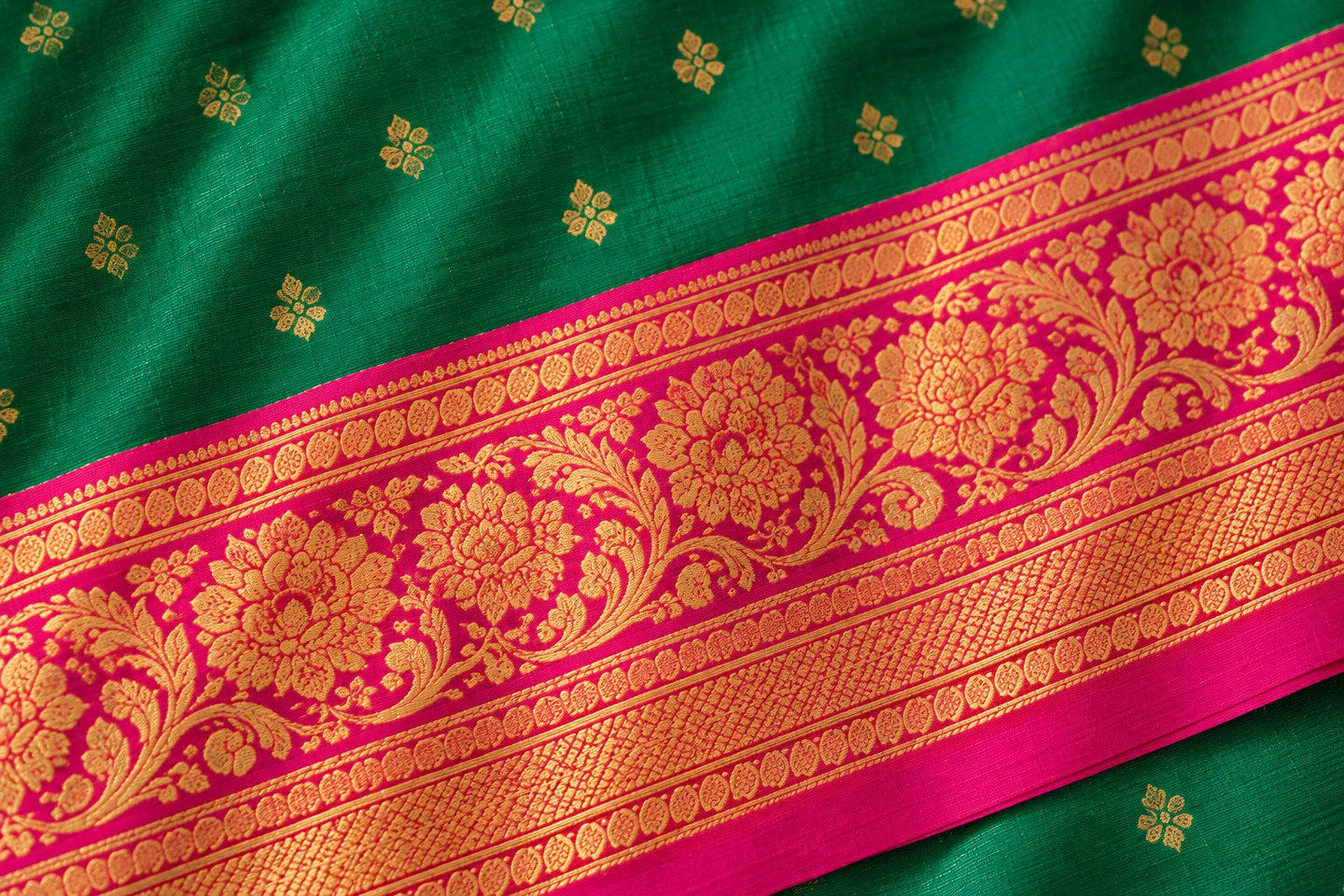 Illustration for Contrast border — a border in a noticeably different colour